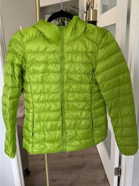 Lightweight Women's Lime Green Hooded Puffer Jacket